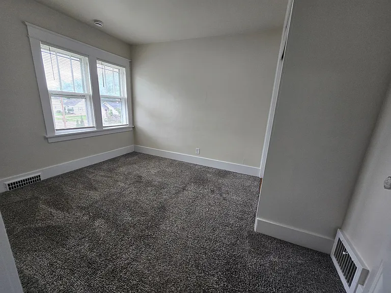 1109 Dousman St — Photo 20