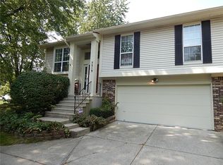 7519 N Prairie Lake Dr, Indianapolis, IN