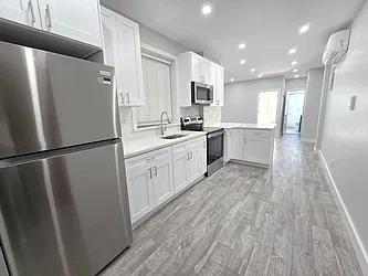 44-04 30th Avenue, #1R