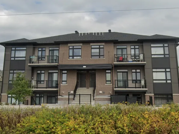 320 Tulum Cres #J, Ottawa, ON K2S 0W1