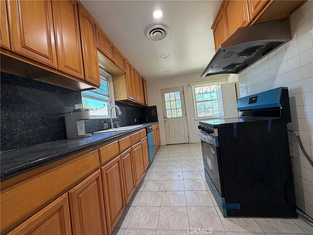 3 bed, 1168 sqft, $3,595 — Photo 4