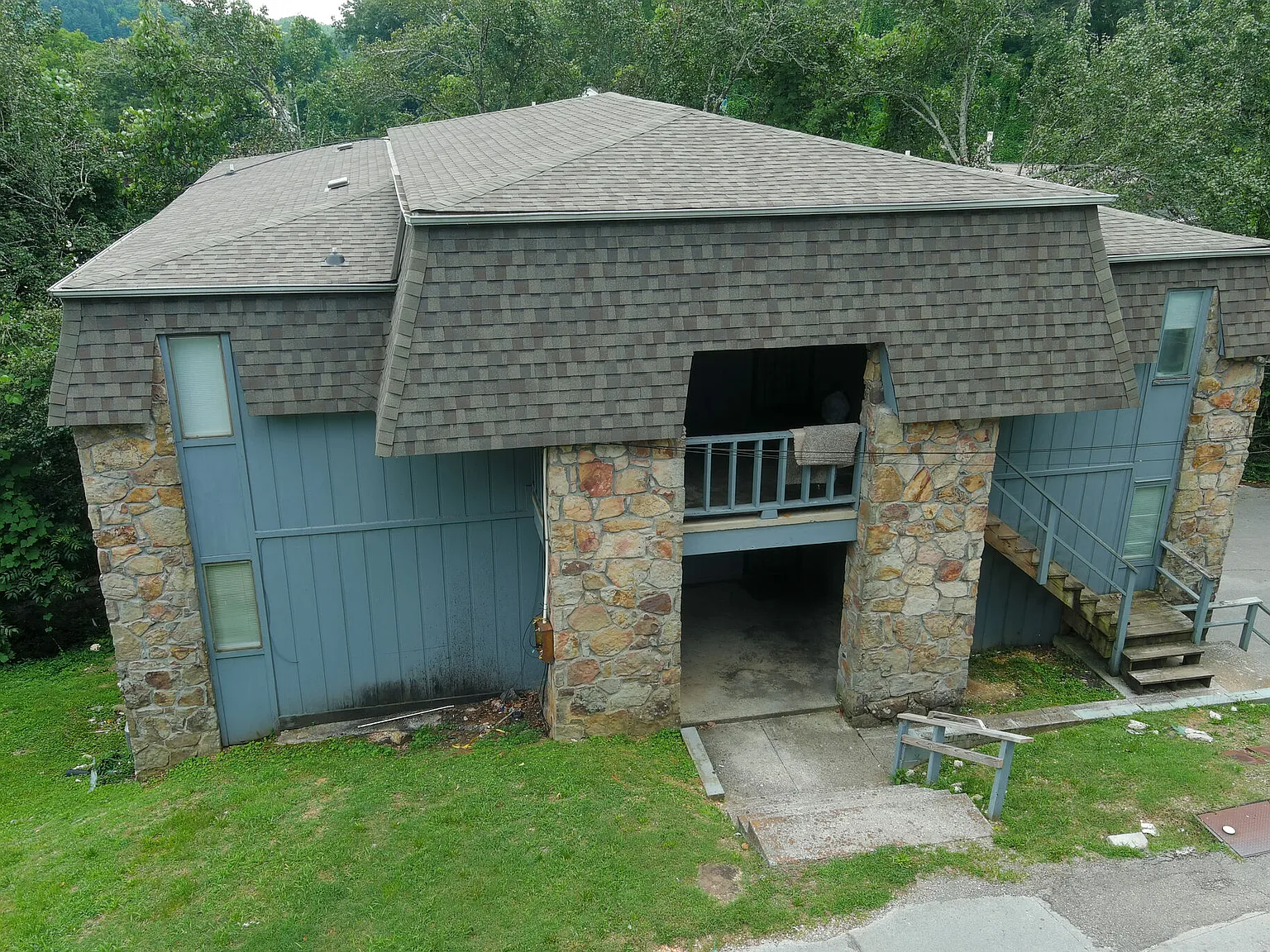 30 Woodlawn Drive - C — Photo 3