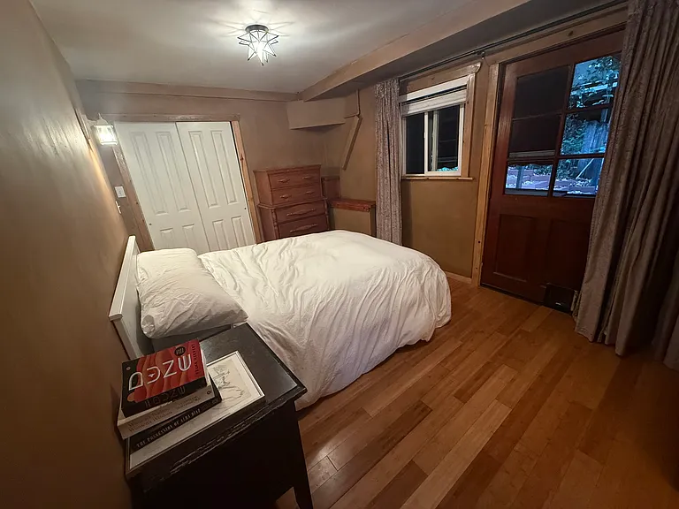 Main bedroom! Option to keep it dark with blinds or open for more light!