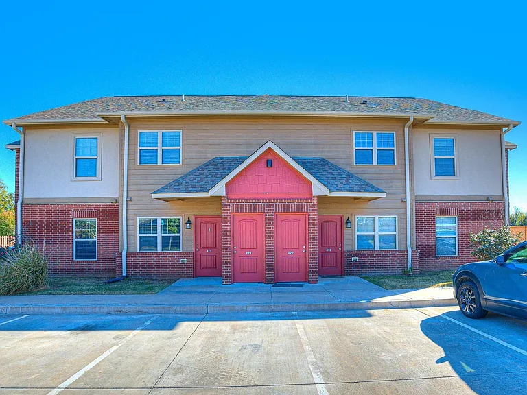 Classen Crossing - Norman-14