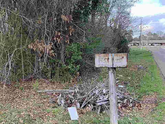 4th image of 1919 Lakeshore Dr