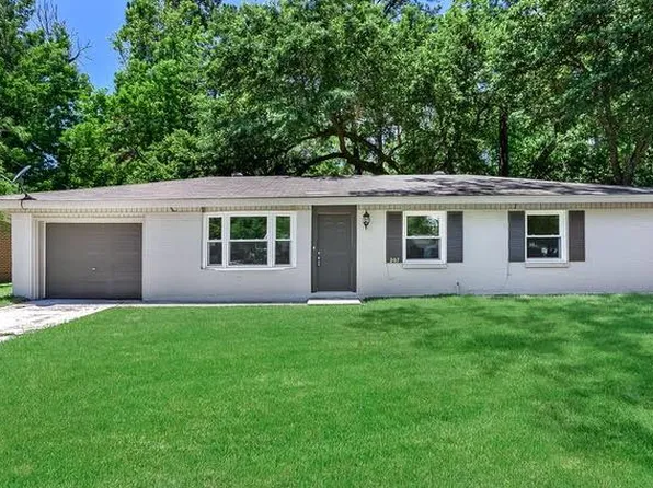 207 Walnut St, Mandeville, LA 70471