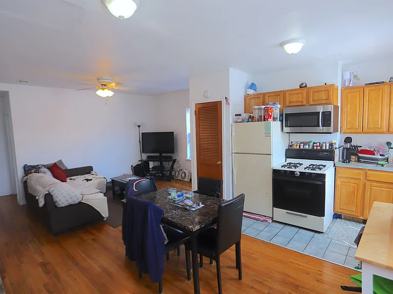 423 Jackson St #3 — Photo 1
