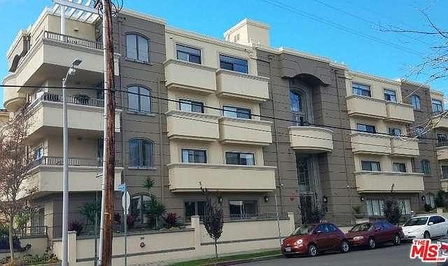 1st image of 871 Granville Ave Unit 401
