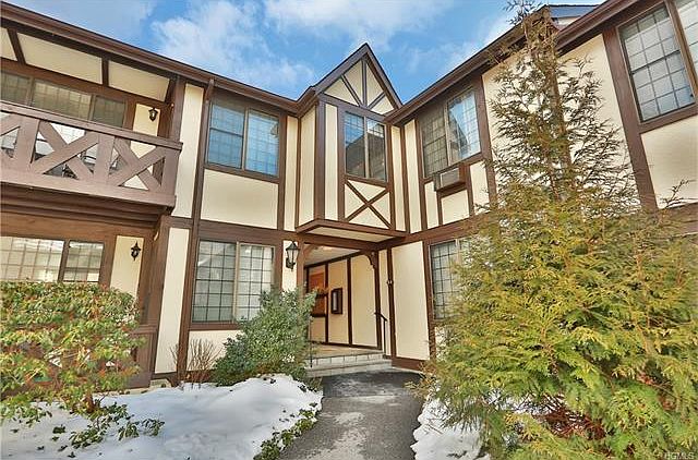1st image of 64-8 Foxwood Dr