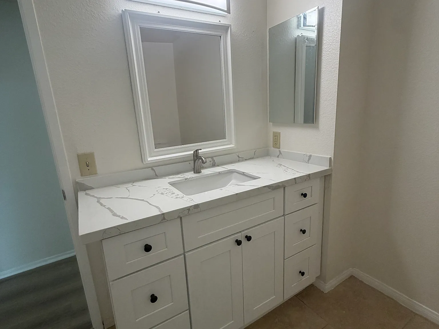 3 bed, 1354 sqft, $4,000 — Photo 1