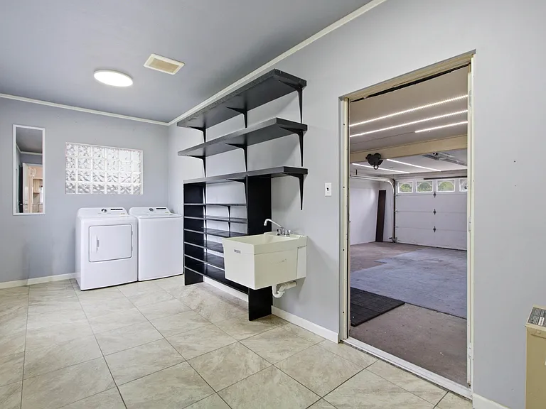 8885 Cardwell St — Photo 14