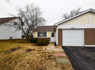 3447 Fox Hill Rd, Aurora, IL 60504