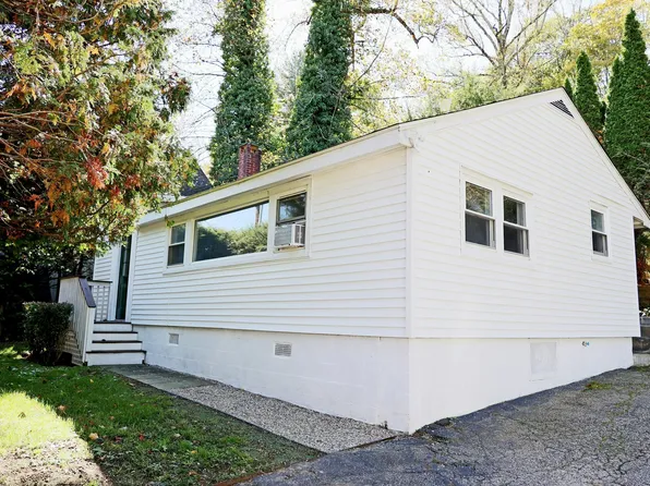 213 Mamanasco Road, Ridgefield, CT 06877