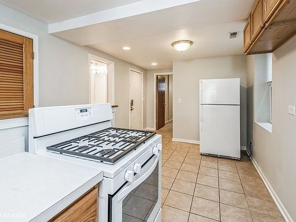 4th image of 2444 N Campbell Ave #G