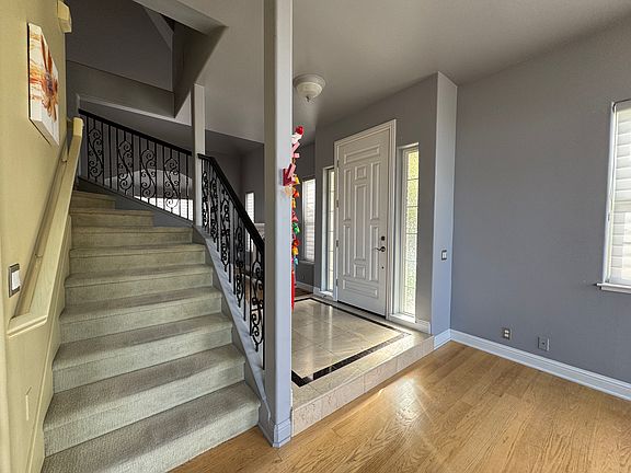 4th image of 1430 Hoffman Ln