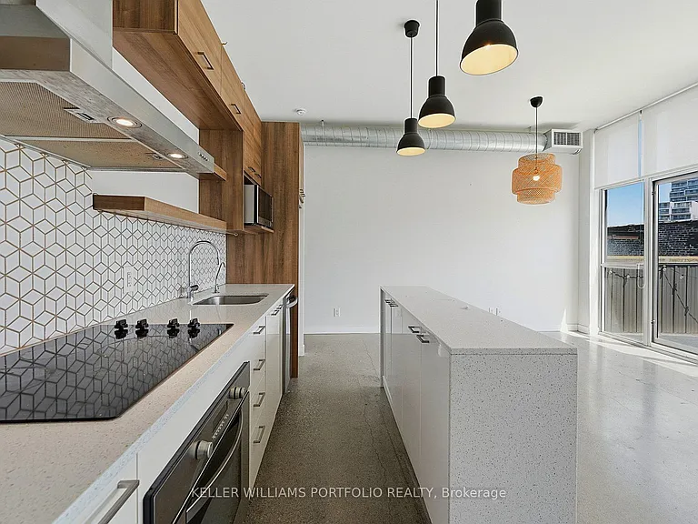 569 King St E #407 — Photo 6
