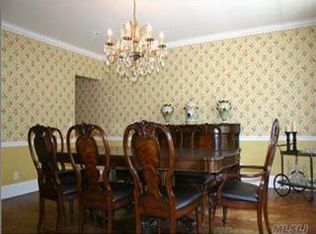 224 Muttontown Rd, Syosset, NY 11791