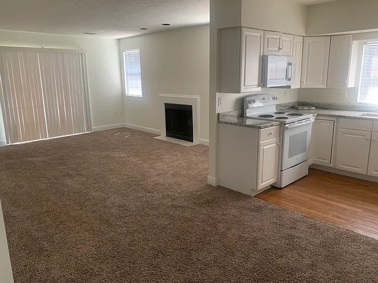 127 Greenwood Dr #8 — Photo 6