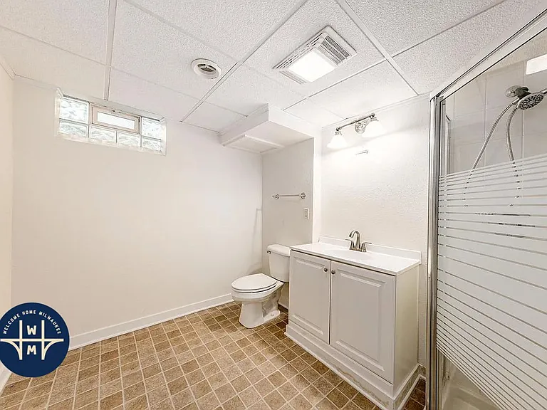 12400 Elmhurst Pkwy — Photo 19