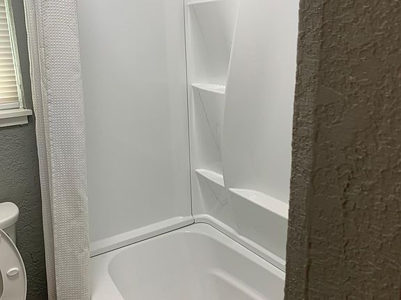 4th image of 3008 S Sheridan Ave