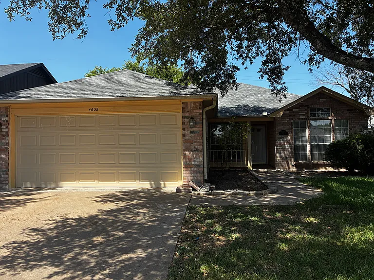 4605 High Pointe Dr — Photo 1