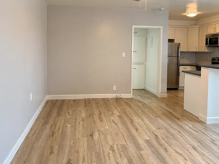 21111 Wood Ave — Photo 9