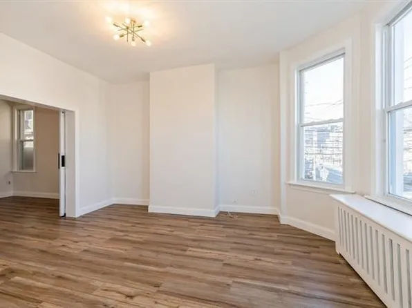 1902 Palisade Avenue image 1 of 21