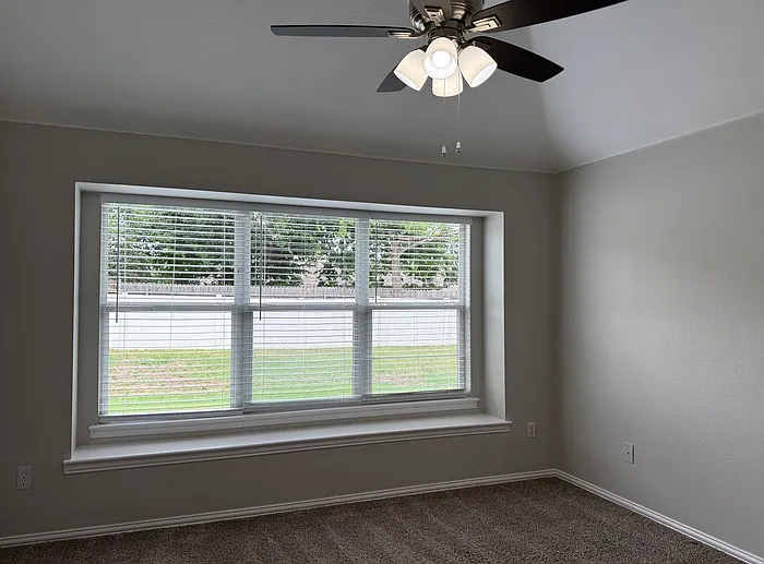 413 Hilltop Dr — Photo 16