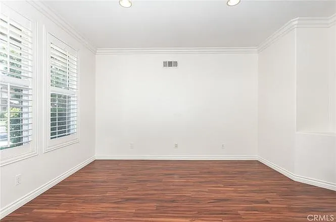 3 bed, 2.5 bath, 1750 sqft, $4,950 — Photo 2