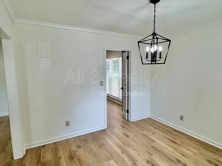 713 Dubuque Dr — Photo 14