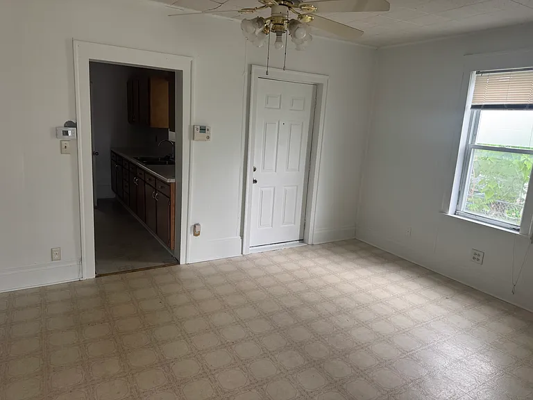 623 N Woodbridge St #1 — Photo 4