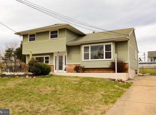 416 Saxony Ct, Glendora, NJ 08029