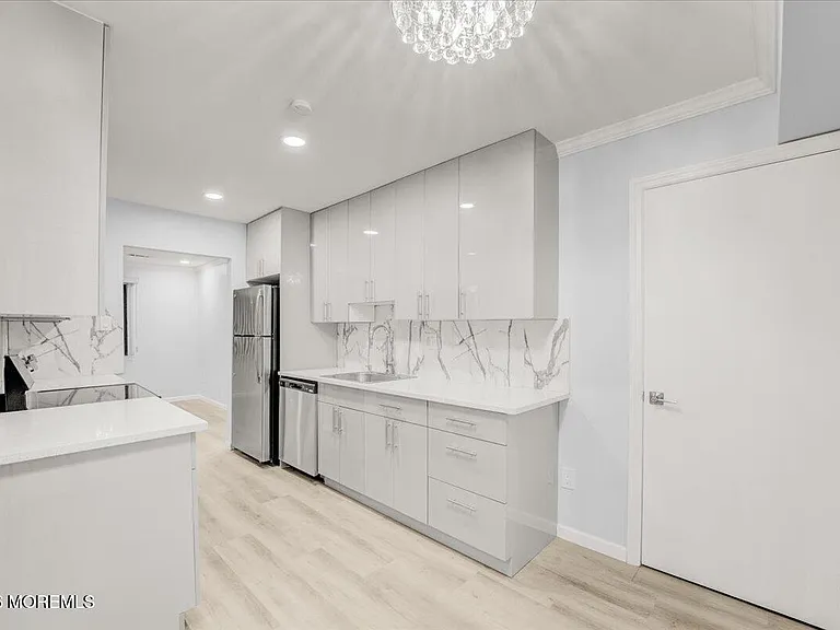 16 E Bluebell Ln — Photo 11