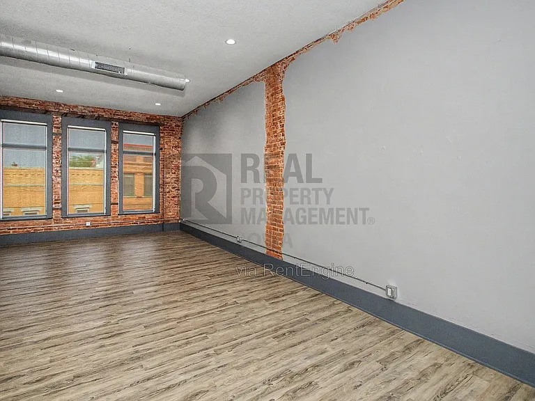 1214 2nd St #8 — Photo 5