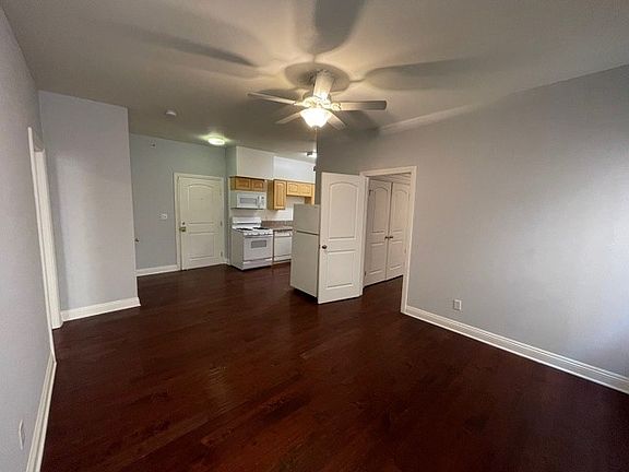 2nd image of 701 S Mariposa Ave APT 304