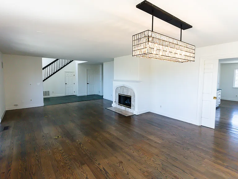 5070 Cochrane Ave — Photo 7