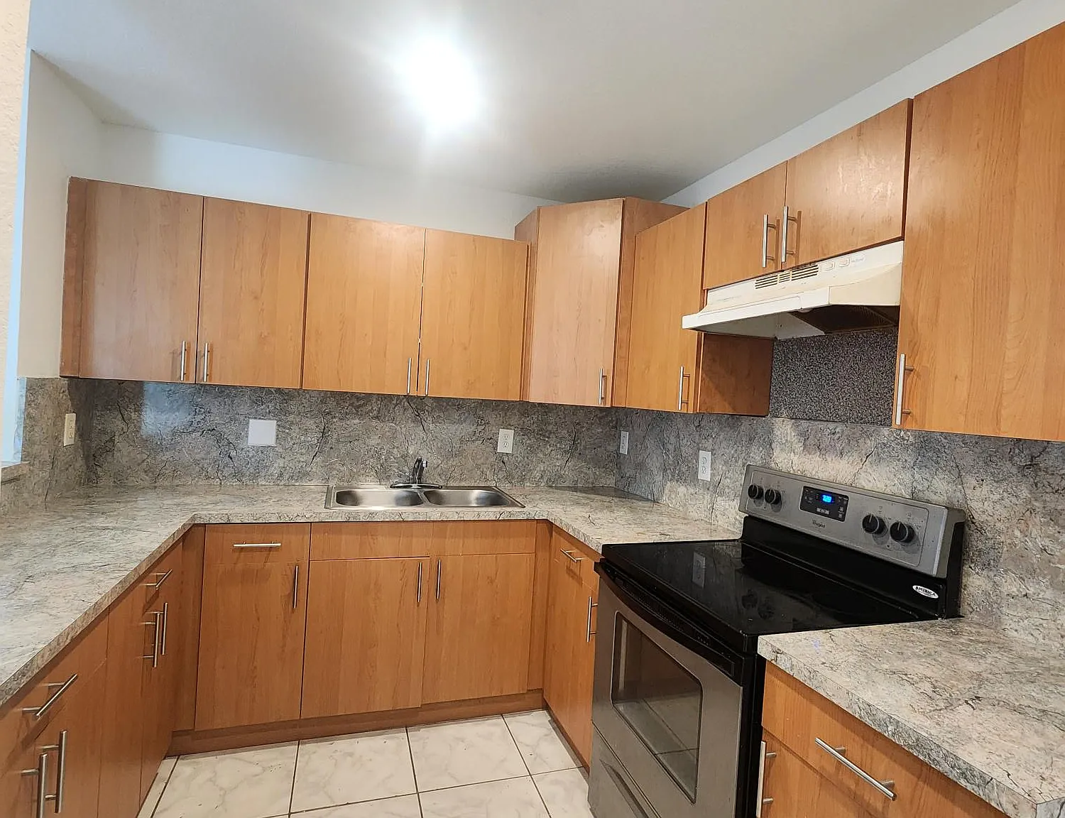 4 bed, 1600 sqft, $3,200 — Photo 1