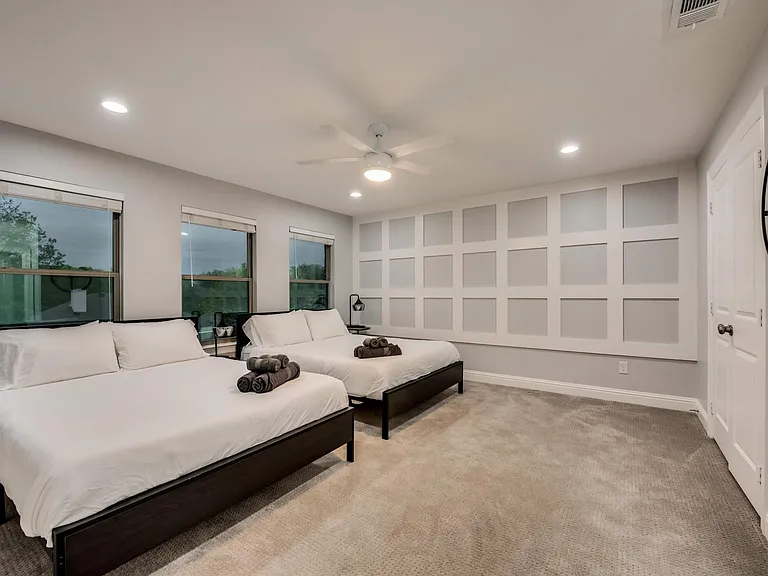 987 Little Den Dr — Photo 38