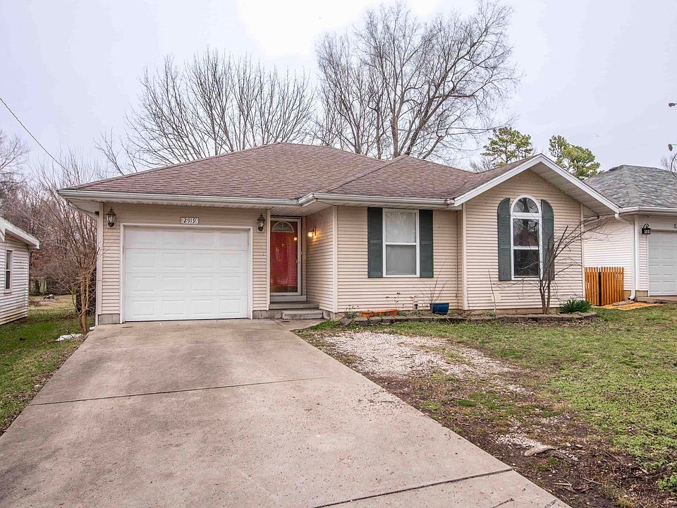 1st image of 2919 W Page Street