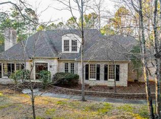 327 Tanager Ln, Chapel Hill, NC 27517