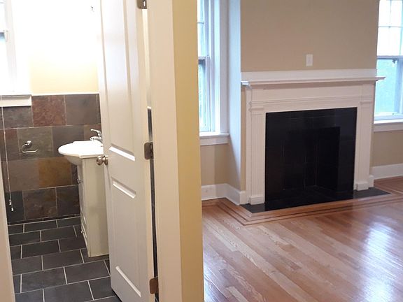 4th image of 6601 Lincoln Dr #D8