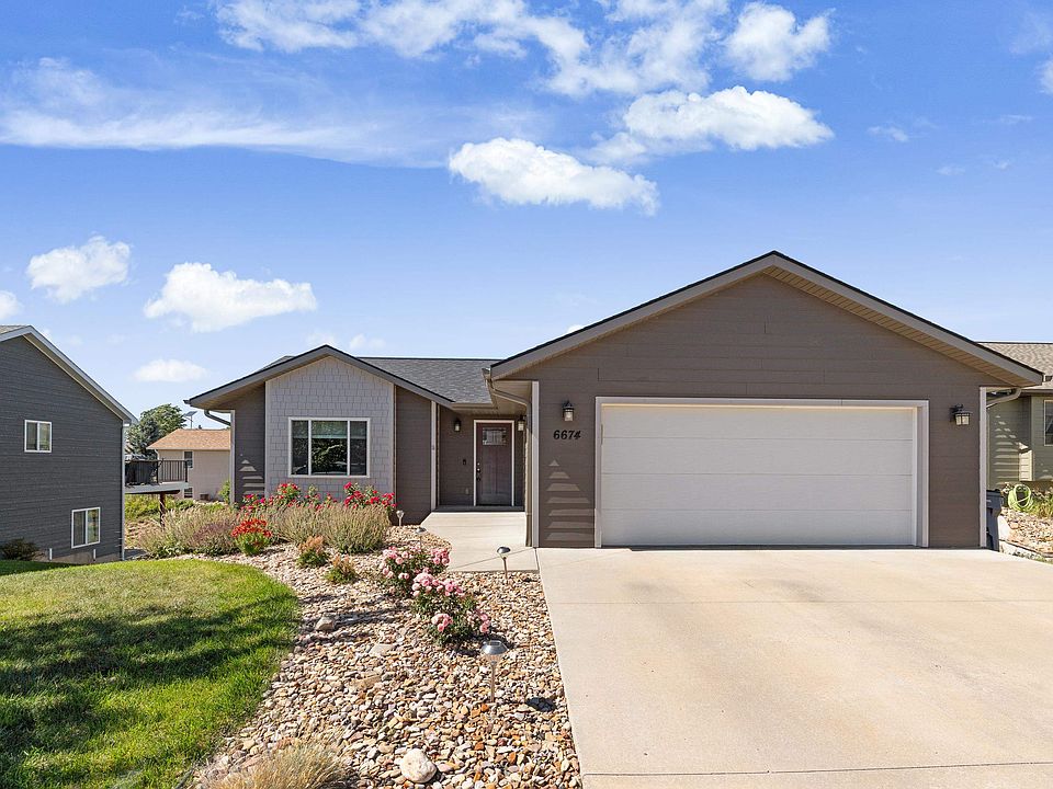 1st image of 6674 Cambridge Pl