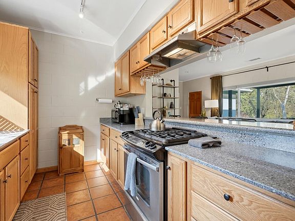 4th image of 43378 S Fork Dr