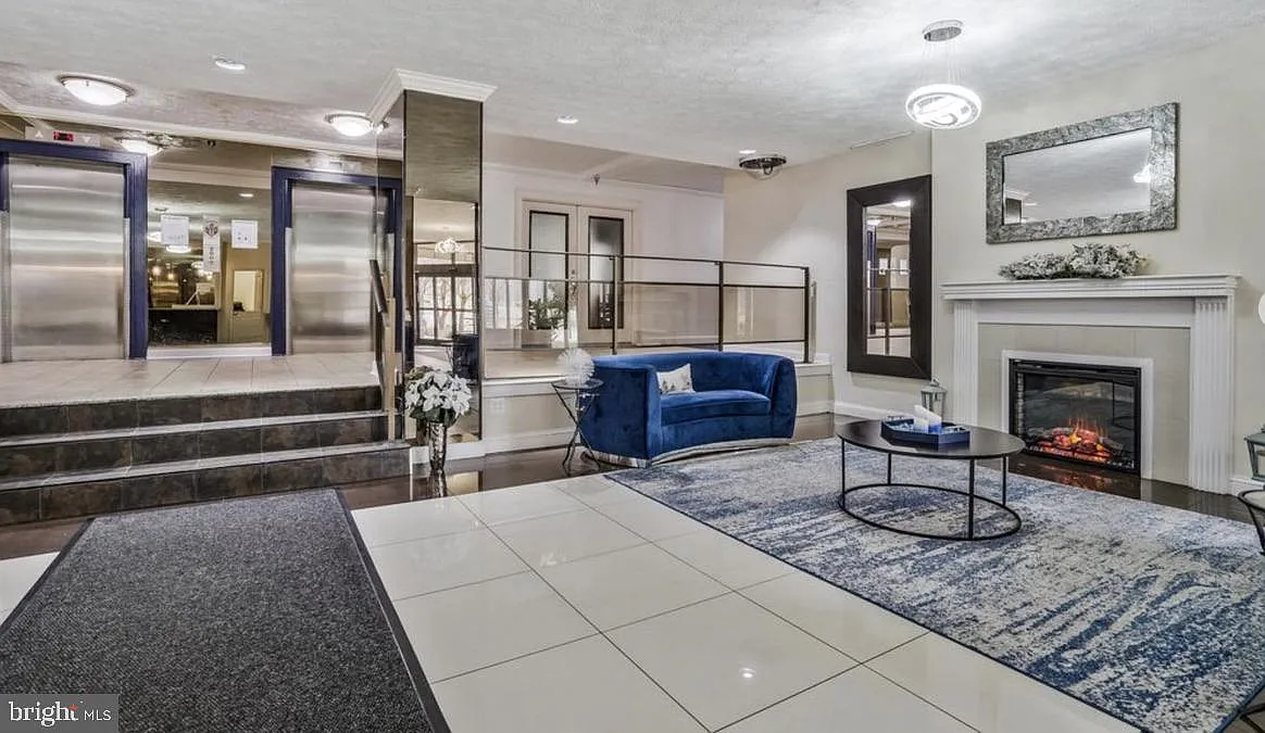 River Place — Photo 3