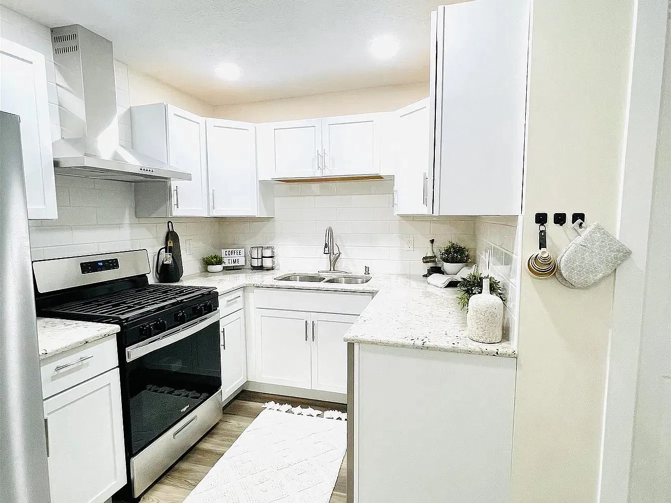 3 bed, 1952 sqft, $1,700 — Photo 4