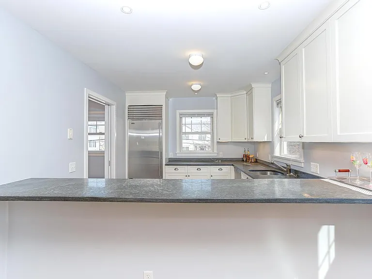 12 Davenport Ave #2 — Photo 15
