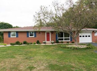 9768 N Holy Cross Rd, Fairview Heights, IL 62208