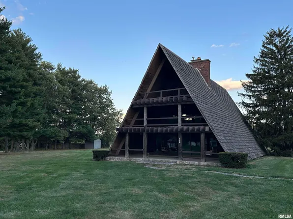 108 Nansarah Dr, Jacksonville, IL 62650