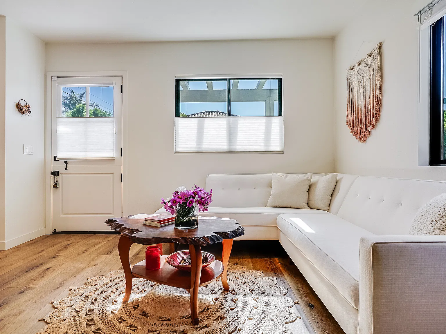 2 bed, 750 sqft, $5,800 — Photo 4