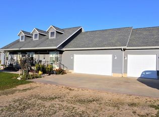 600 Henderson St, Olin, IA 52320